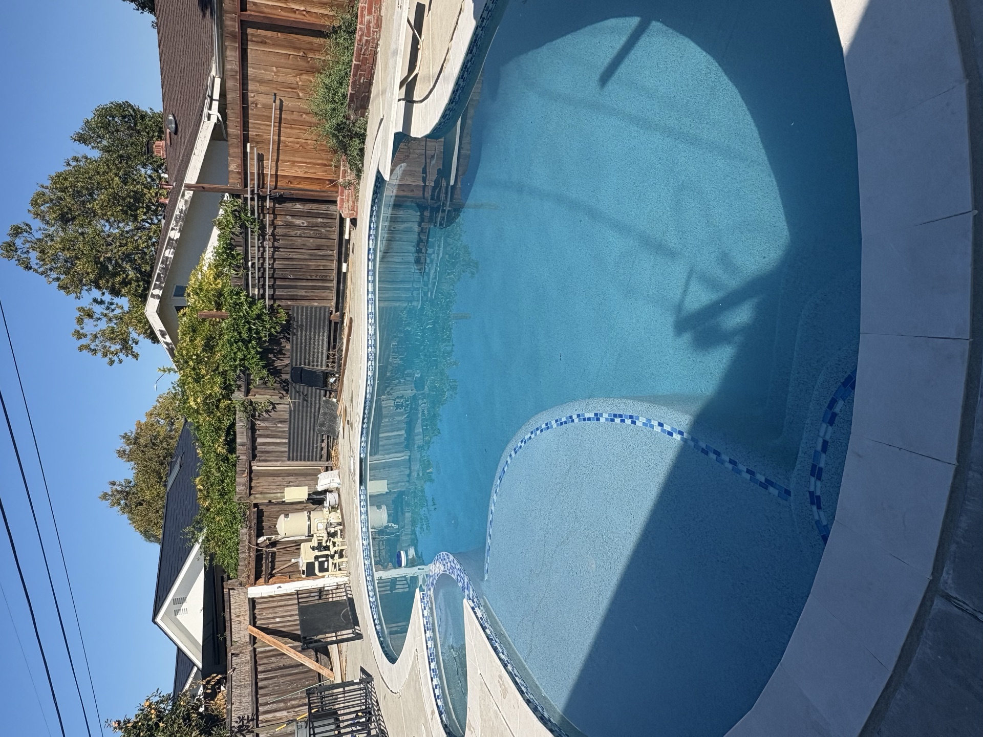 Finished kidney-shaped freeform pool
